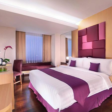 Quest Hotel Darmo - Surabaya By Aston Dış mekan fotoğraf