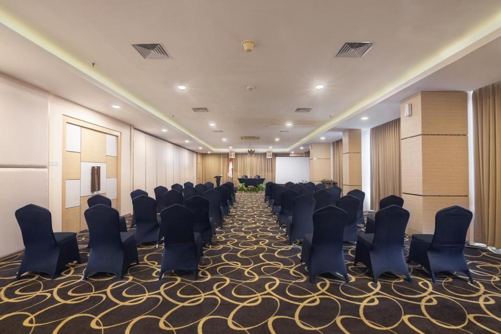 Quest Hotel Darmo - Surabaya By Aston Dış mekan fotoğraf