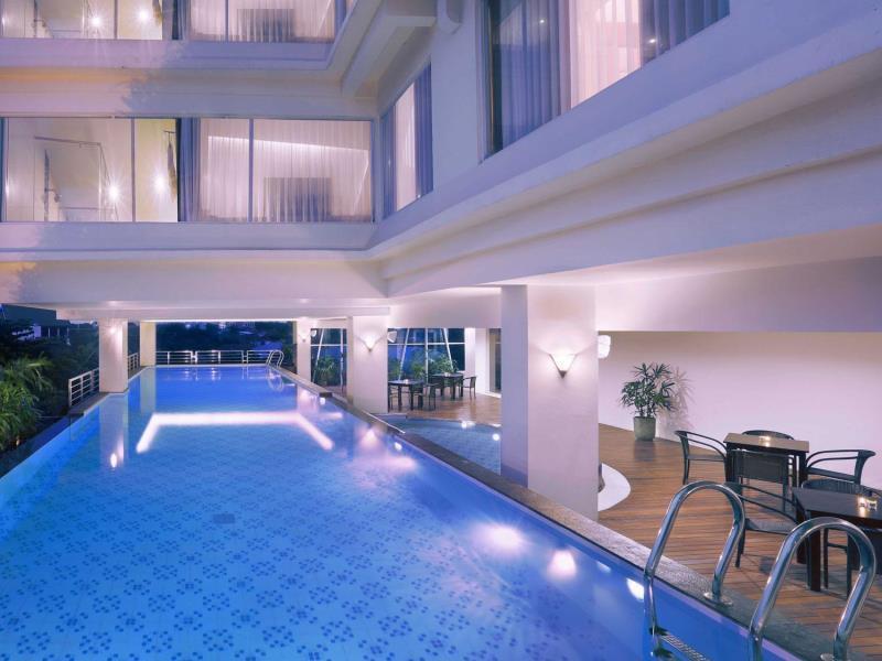 Quest Hotel Darmo - Surabaya By Aston Dış mekan fotoğraf