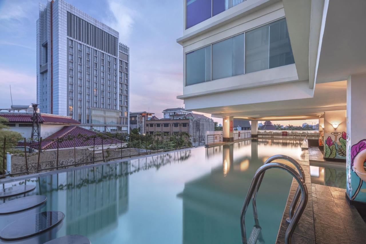 Quest Hotel Darmo - Surabaya By Aston Dış mekan fotoğraf