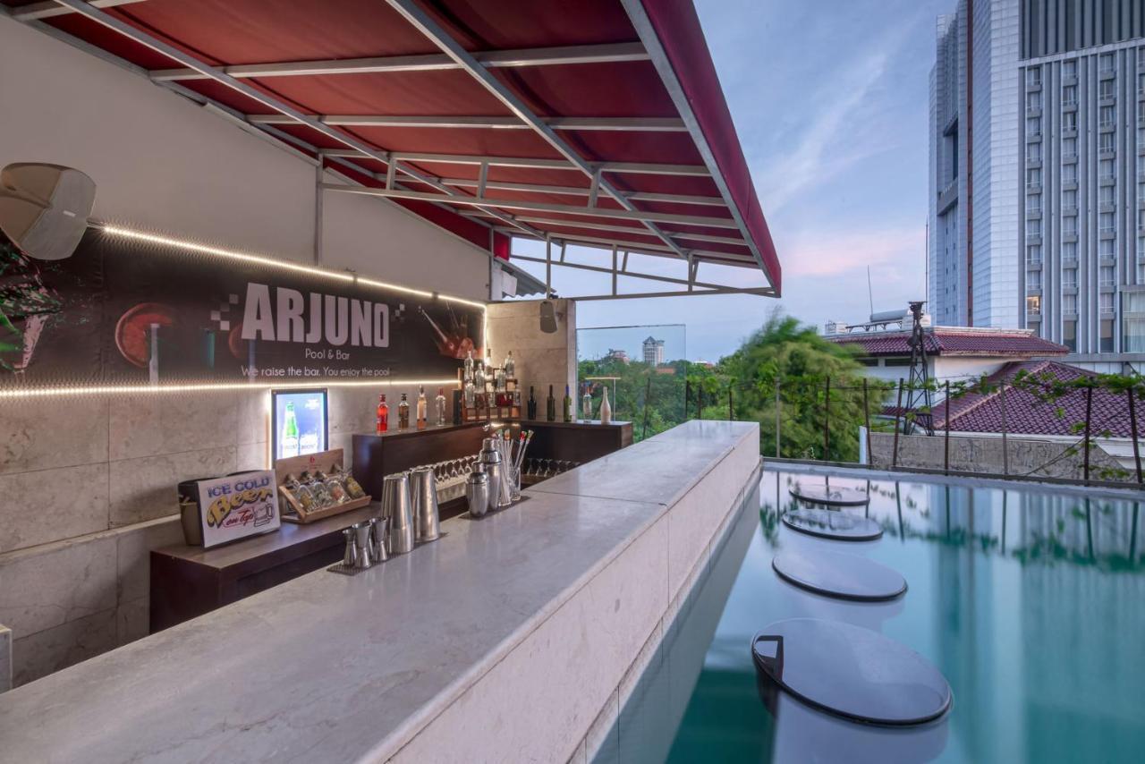 Quest Hotel Darmo - Surabaya By Aston Dış mekan fotoğraf