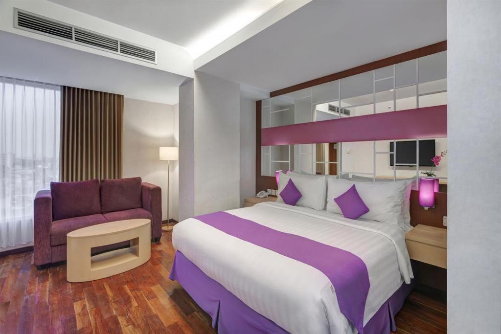 Quest Hotel Darmo - Surabaya By Aston Dış mekan fotoğraf