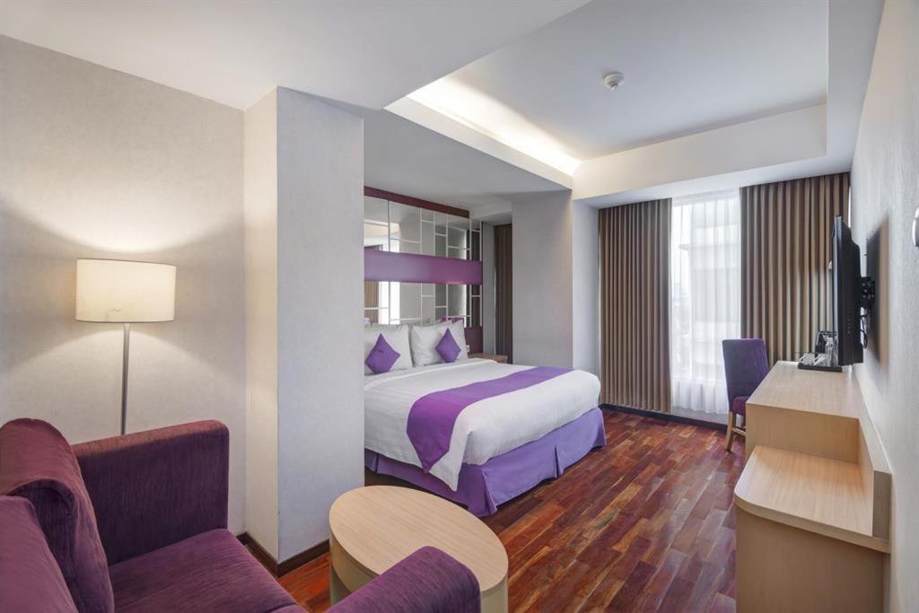 Quest Hotel Darmo - Surabaya By Aston Dış mekan fotoğraf