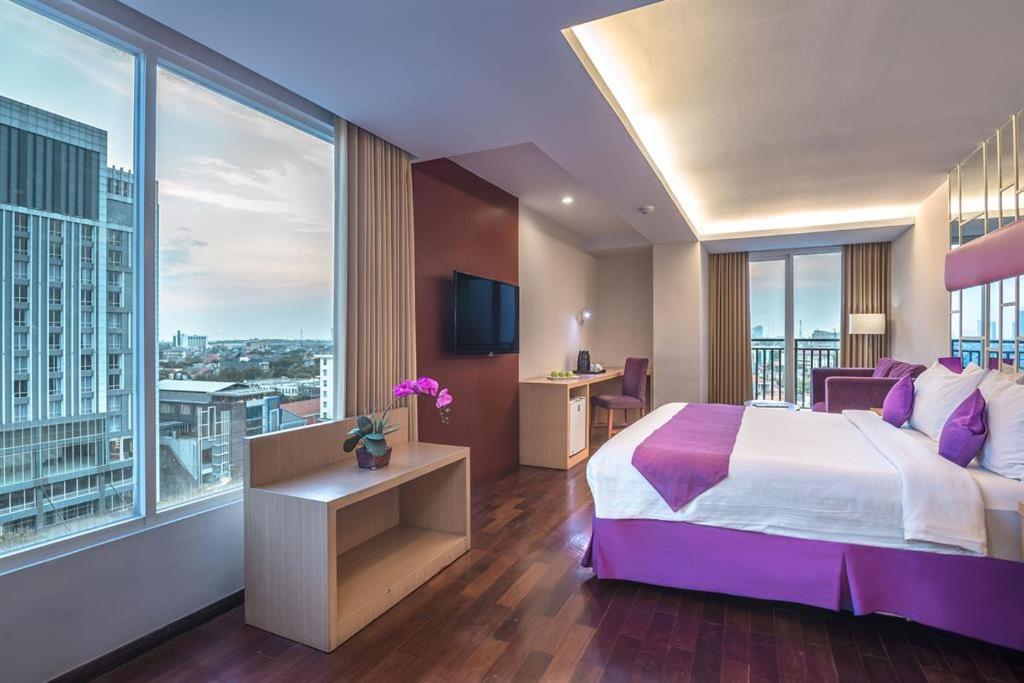 Quest Hotel Darmo - Surabaya By Aston Dış mekan fotoğraf