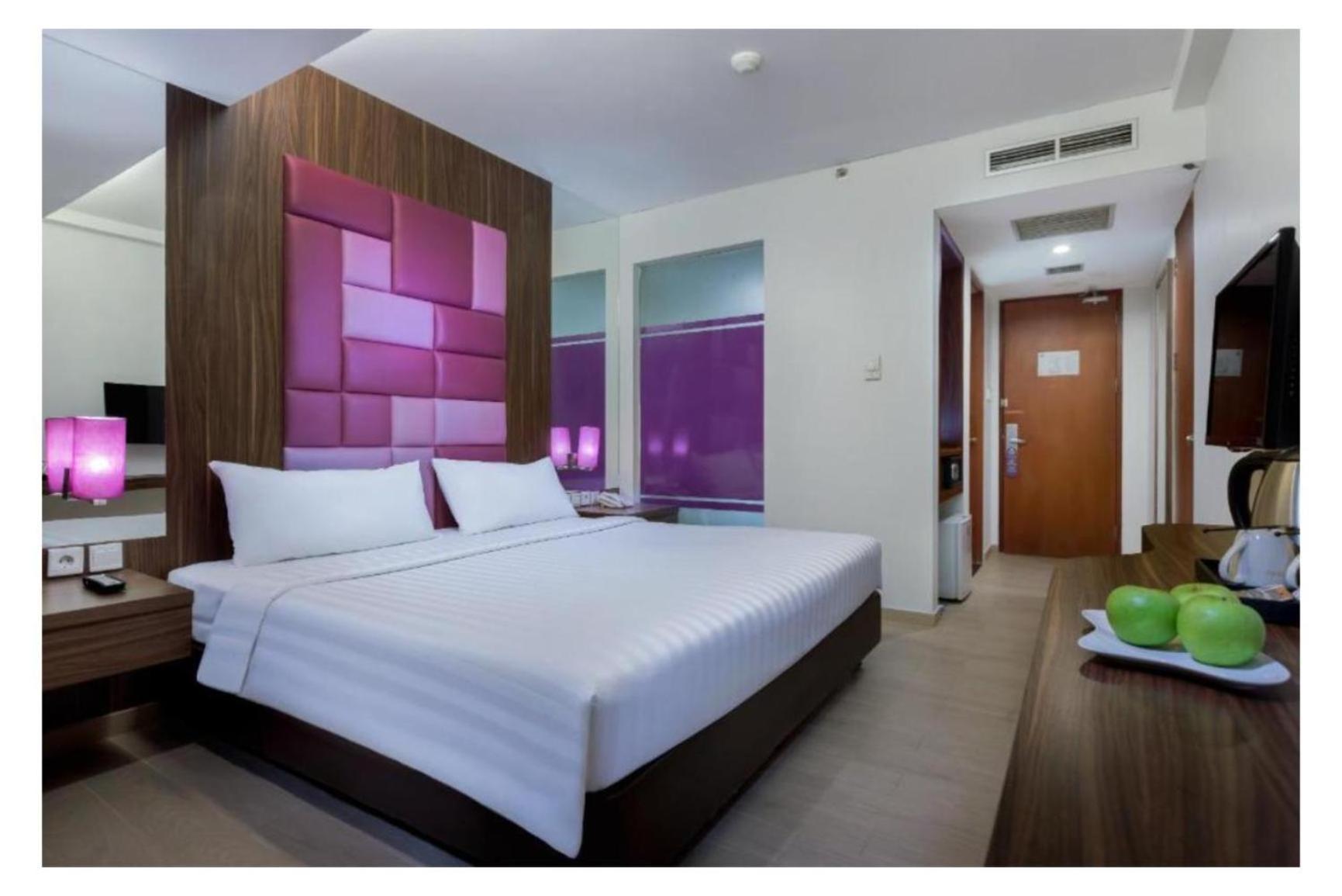 Quest Hotel Darmo - Surabaya By Aston Dış mekan fotoğraf